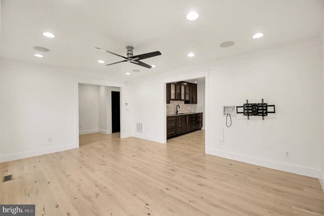 Photo - 24 Lipscomb Ct