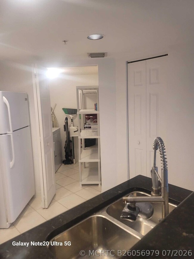Building Photo - 1801 N Flagler Dr Unit 408
