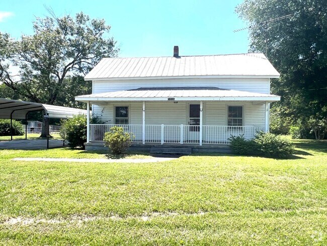 Building Photo - Country Living and Located Near Beautiful ... Rental