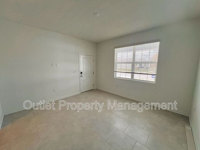 Photo - 692 Reggie Rd