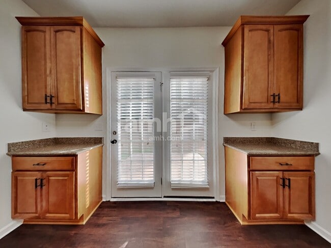 Photo - 111 Meandering Way Ln