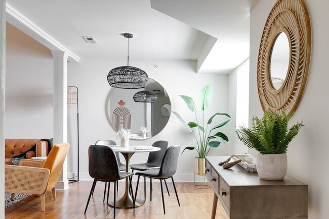 Photo - Mortons Apartments