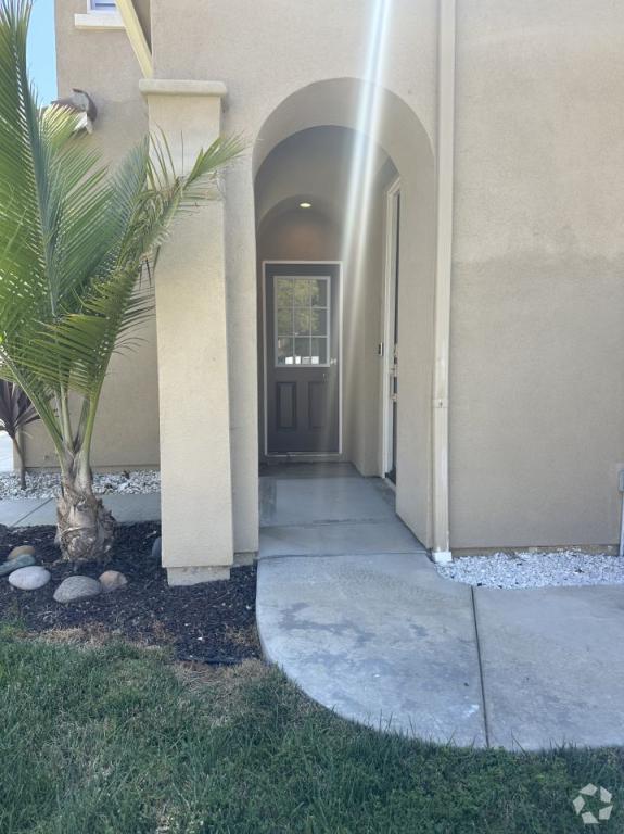 Building Photo - 16396 Los Rosales St Unit a Rental
