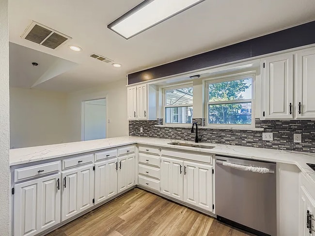 Photo - 4121 Chestnut St