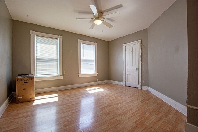 Building Photo - 1113 S 30th Ave Unit 3