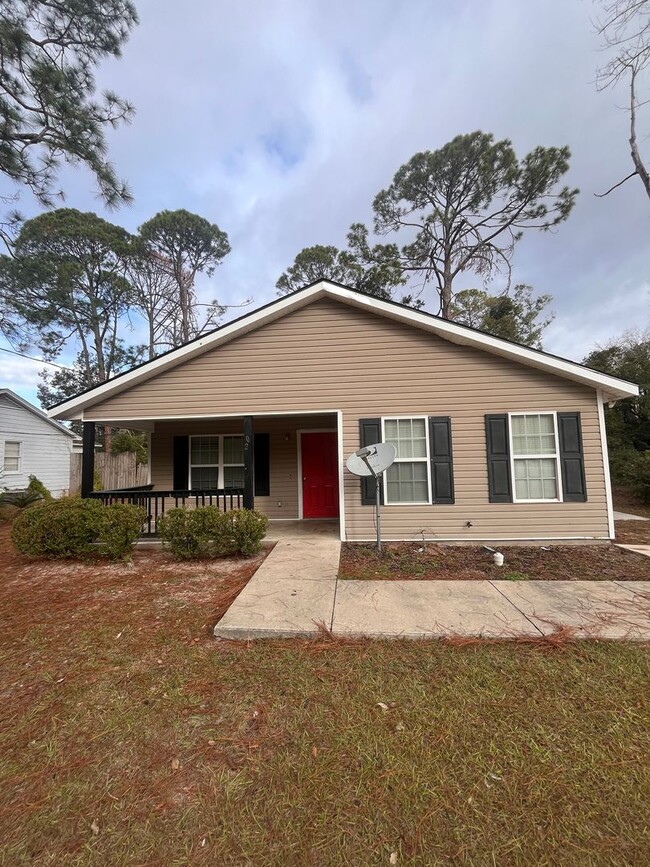 Building Photo - Cute home in the City of Valdosta