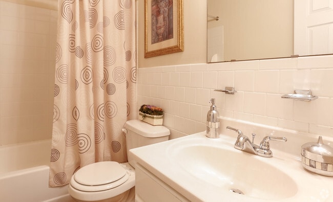 3BR, 1BA - 980 SF