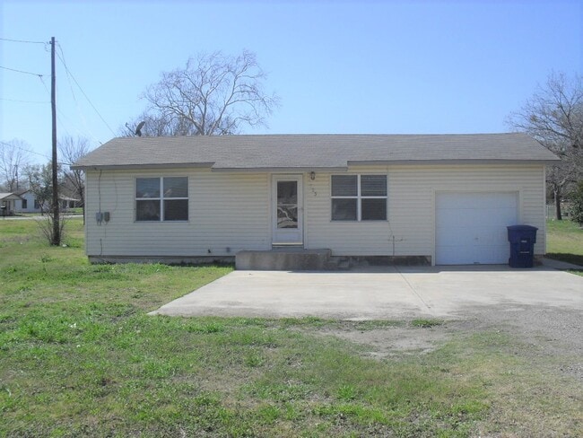 Building Photo - 703 N 1st St