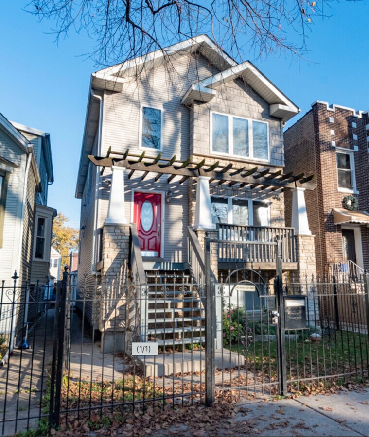 2435 N Lotus Ave House House Rental in Chicago, IL