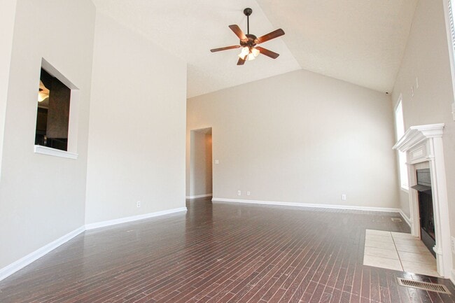 Photo - Pet Friendly Three Bedroom!