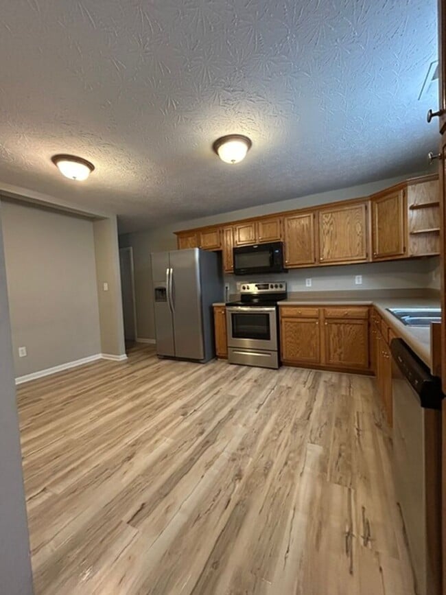 Photo - 845 Nutwood St