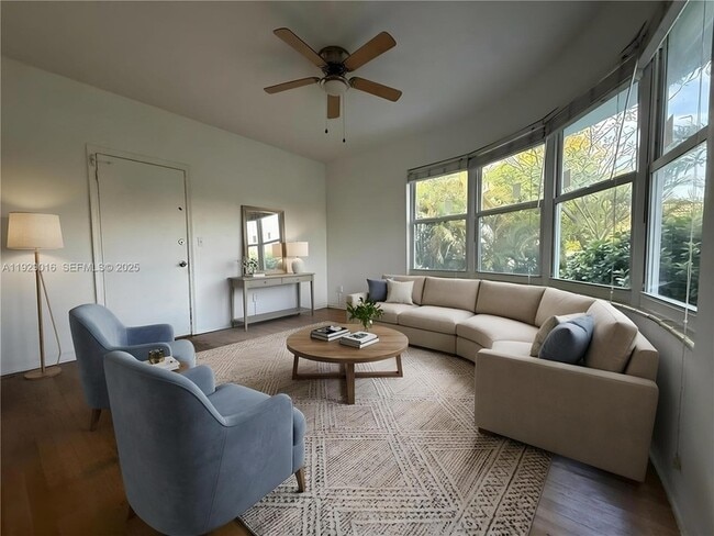 Photo - 315 W 28th St Unidad 1