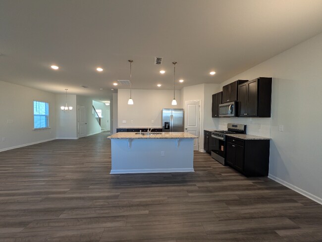 Photo - 525 Prestonfield Wy