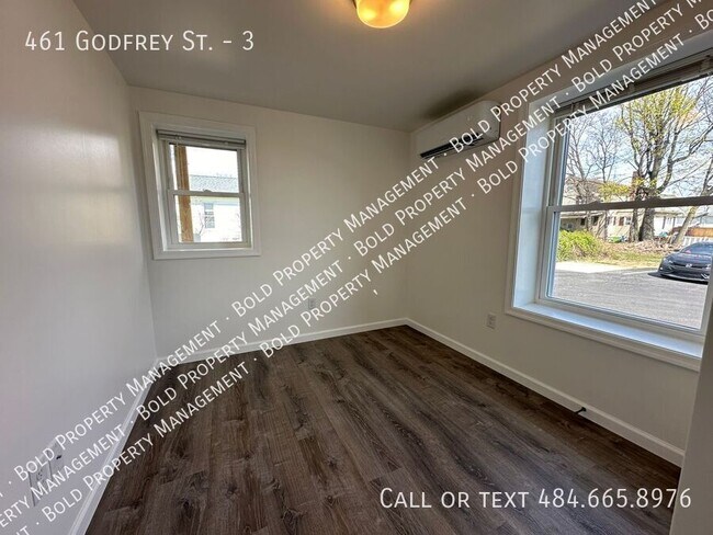 Photo - 461 Godfrey St Unit 3