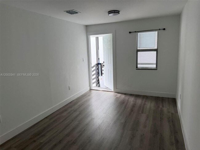 Photo - 628 SW 21st Ave Unit 1