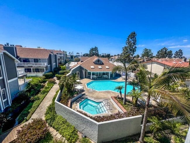 Building Photo - Sunshine and Seabreeze Unit C311