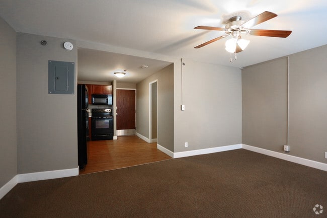 Studio - 458 SF