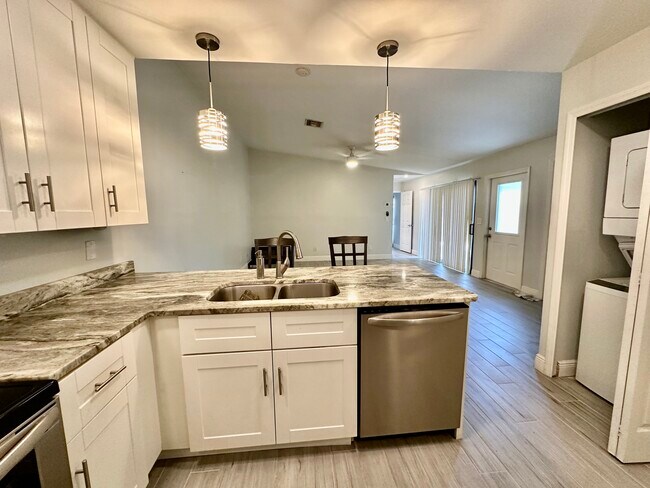 Photo - 6300 Royal Woods Dr