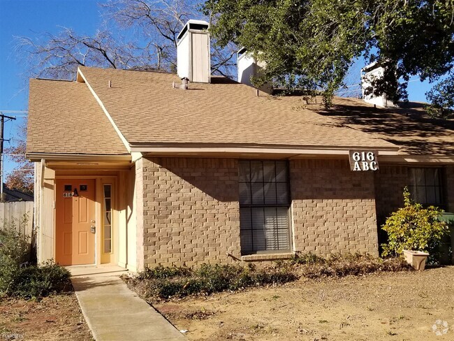 Building Photo - 2 br, 2 bath Triplex - 616 Lost Springs Co... Rental