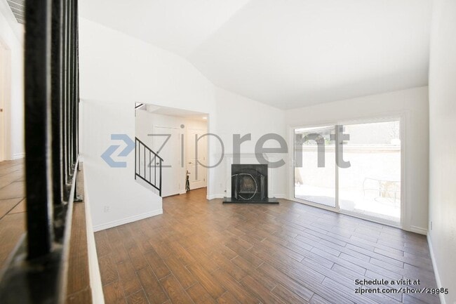 Photo - 14401 Plummer St