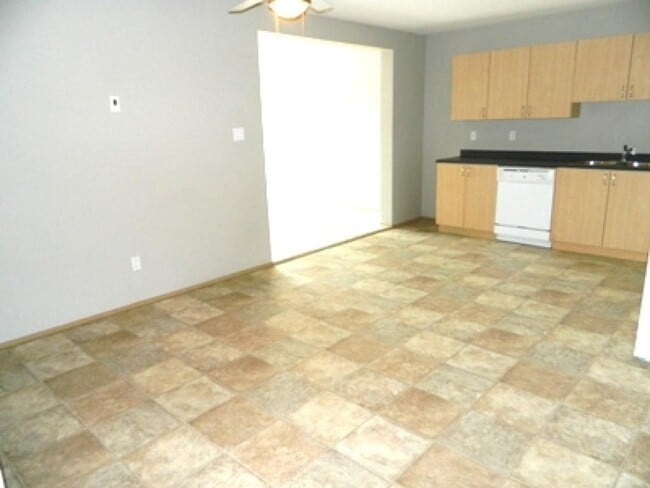 Photo - Wentworth Apartments