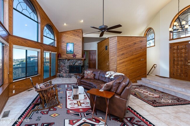 Photo - 1109 Northwood Loop