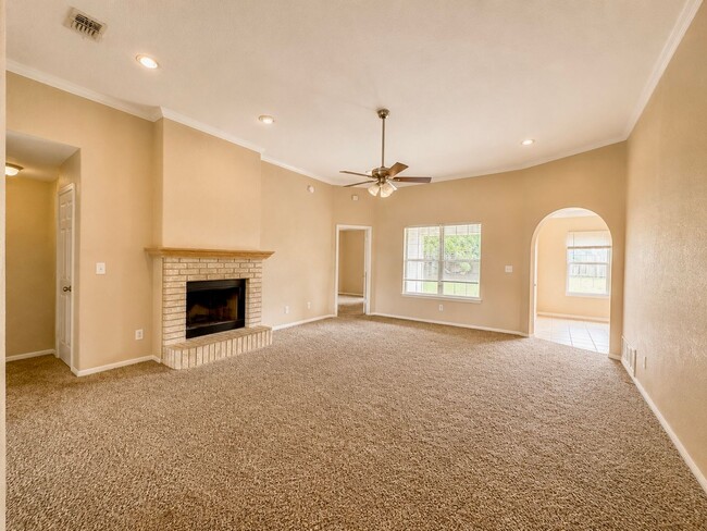 Building Photo - AVAILABLE NOW ; APPLY TODAY AT OUR WEBSITE!!!