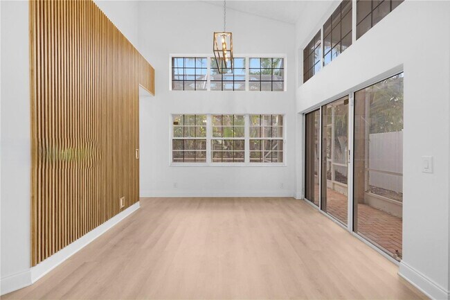 Photo - 1525 Seabay Rd