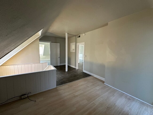 Photo - 2659 Bellevue Ave Unit #3