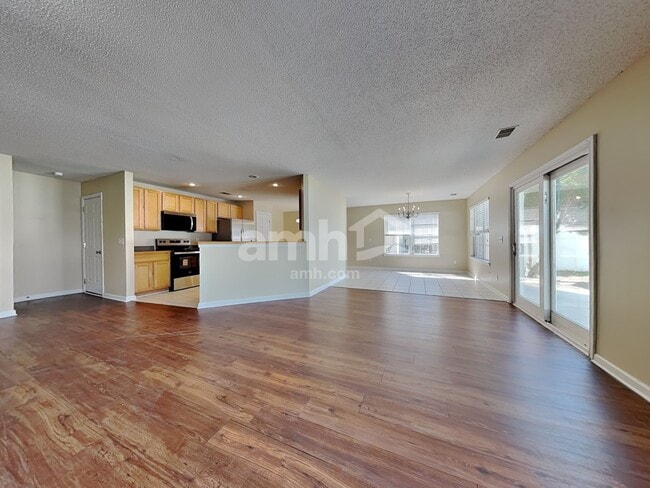 Photo - 210 Flat Rock Ter