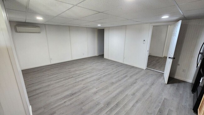 Photo - 1157 W Pine St Unidad 1157 W Pine st Rear