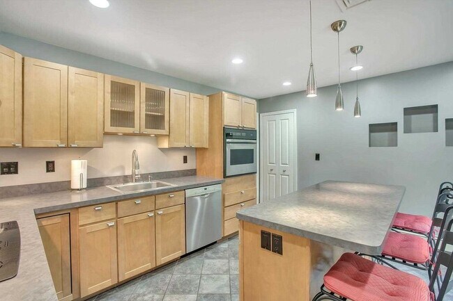 Photo - 23 New Hackensack Rd