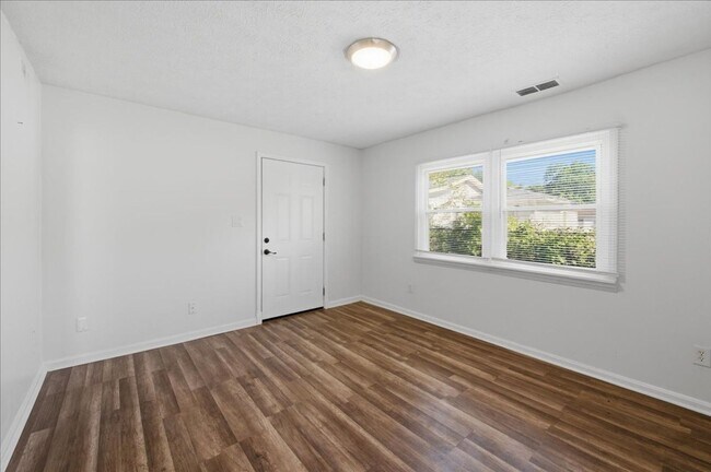 Photo - 3027 Alice Ave