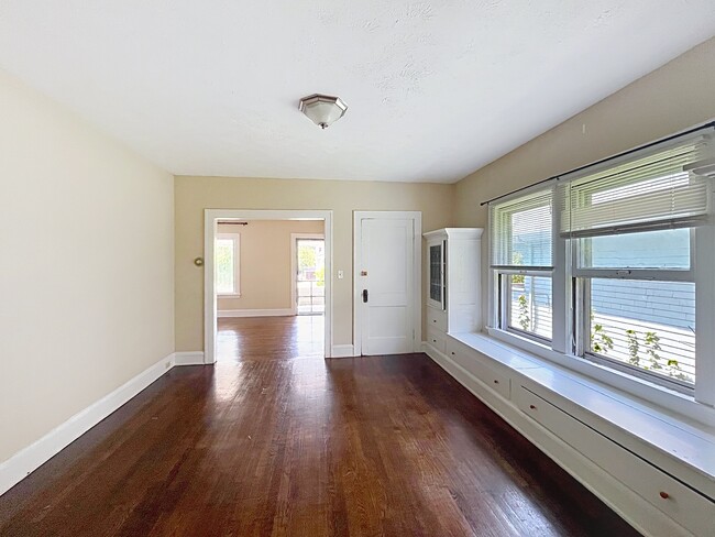 Photo - 2683 Hampshire Rd Unit 2