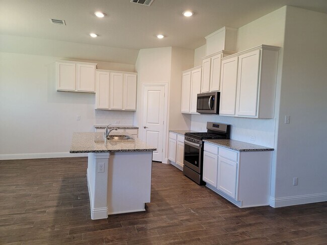 Photo - House For Lease in Celina