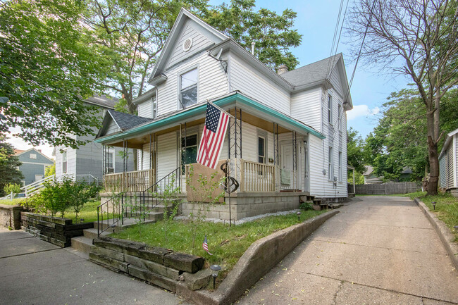 Photo - 813 Park St SW Townhome