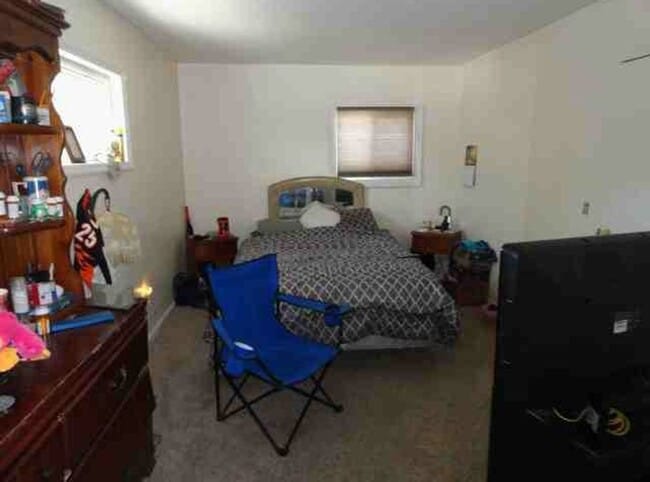 Photo - Open floor plan