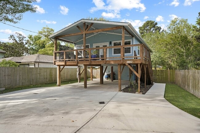 3802 Bayshore Dr