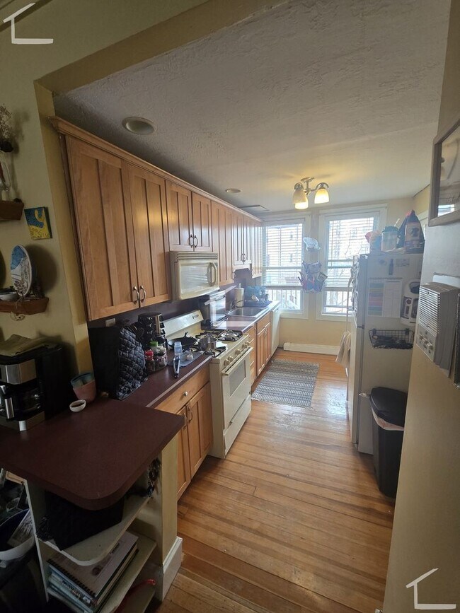Photo - Very Nice 2 bed in Brighton.... Sept 1st!!