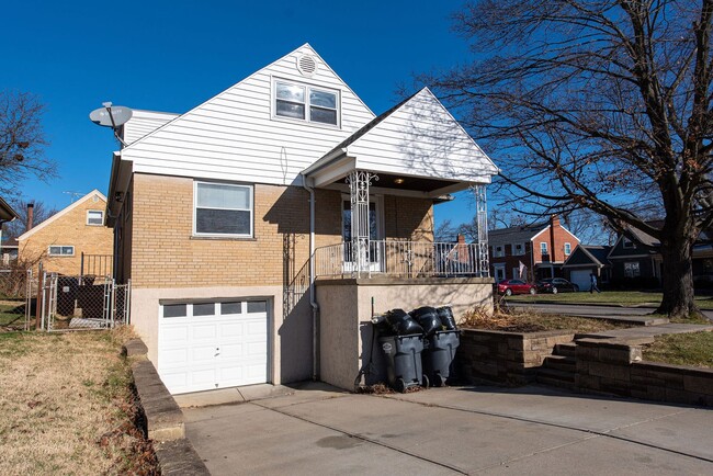 Photo - 3071 Neisel Ave