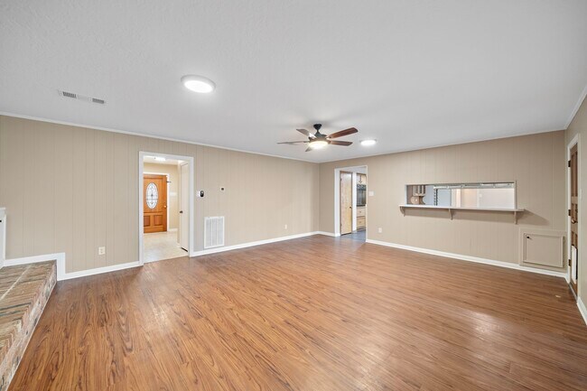 Photo - 1104 Hillcrest Dr