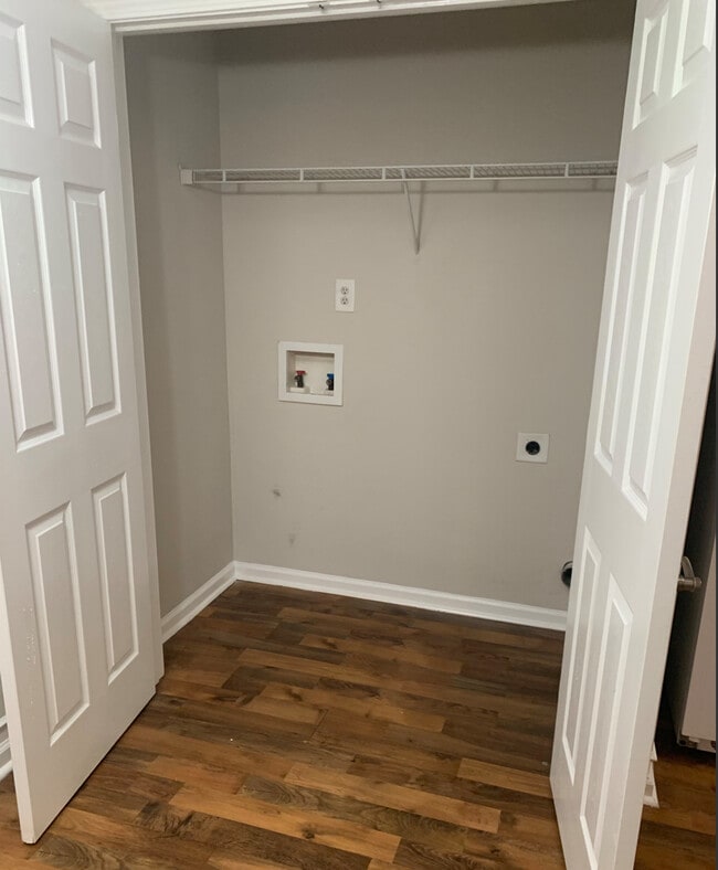 Brickettwood Apartments