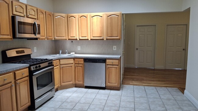 Building Photo - 510 25th St Unit 206 Rental