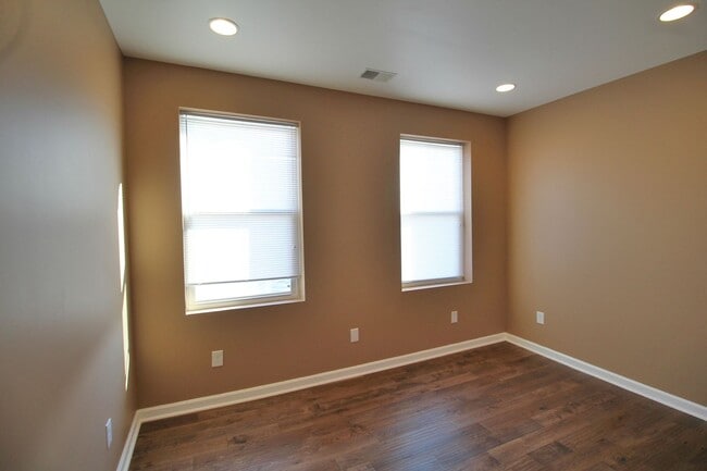 Photo - 4400 Lancaster Ave Unit #4 (#3F)