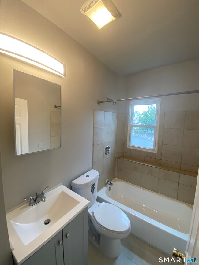 Photo - 445 Albany Ave Unit A3