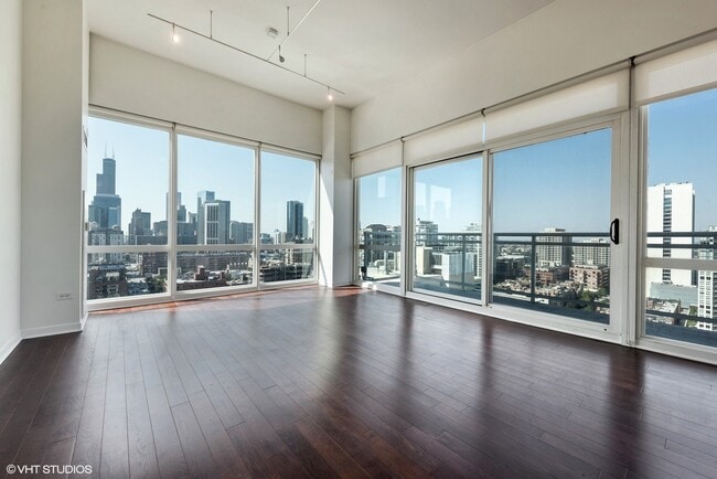 Photo - 757 N Orleans St