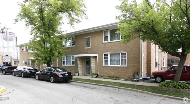 Building Photo - 9521 Franklin Ave Rental