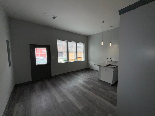Photo - 2317 W Main St