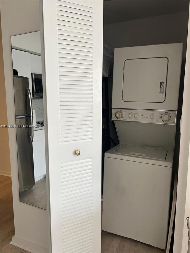 Photo - 810 7th St Unit 103