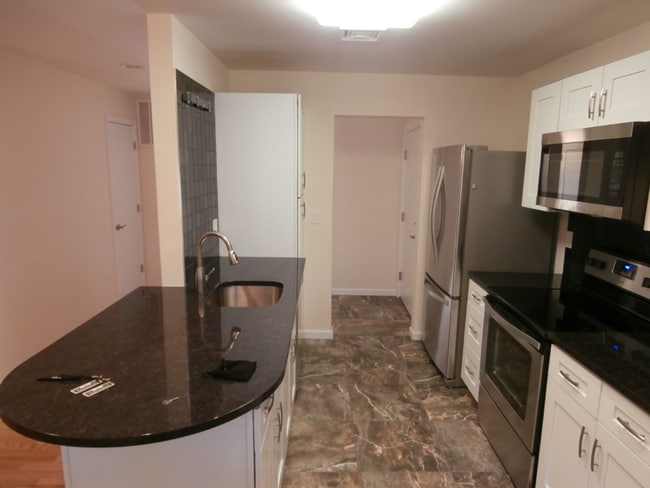 Photo - 38 Great Meadow Ln